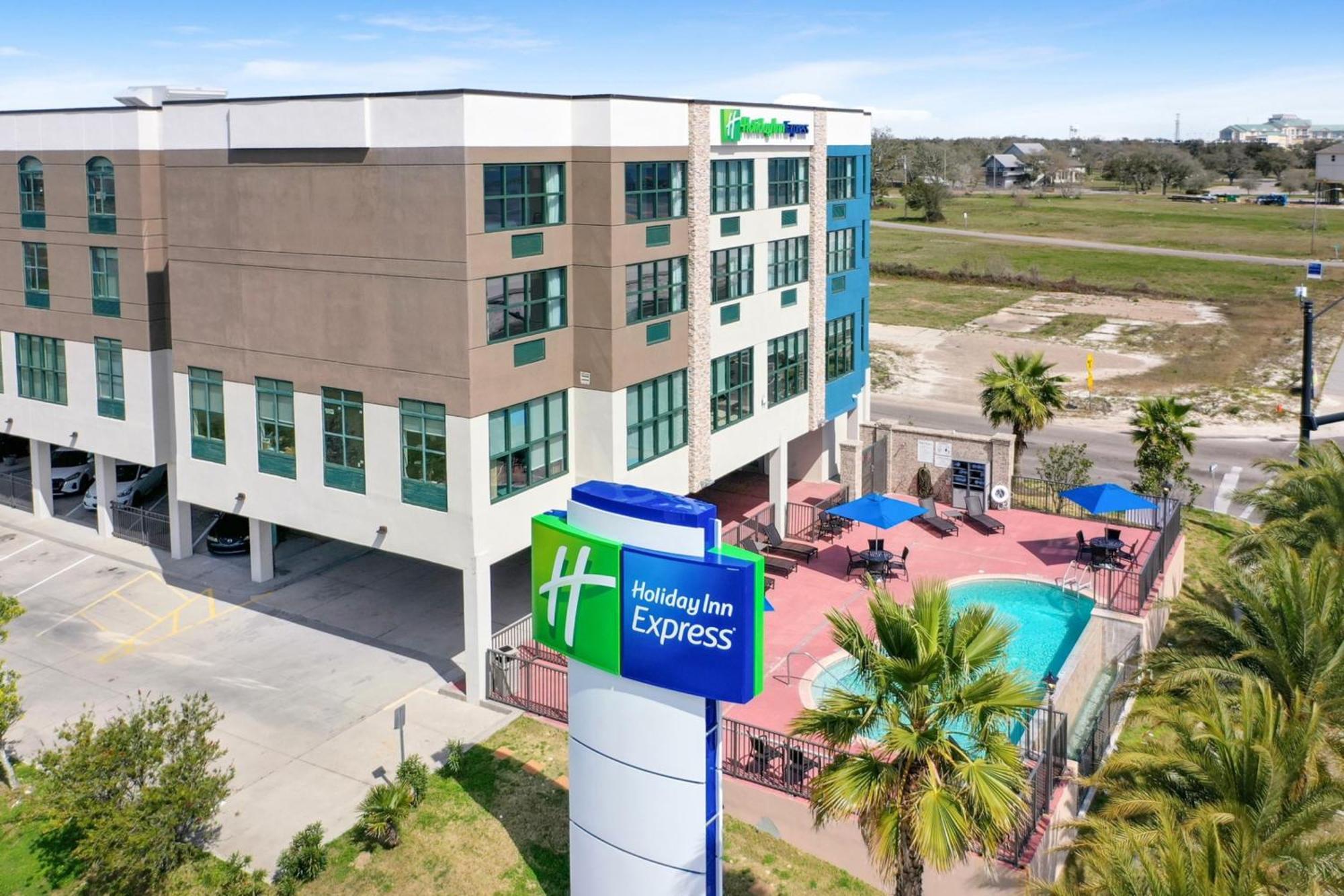 Holiday Inn Express - Gulfport Beach, An Ihg Hotel Exterior photo